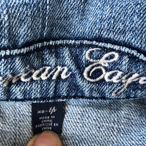 American Eagle XS distressed Jean jacket. EUC! - Picture 3 of 6